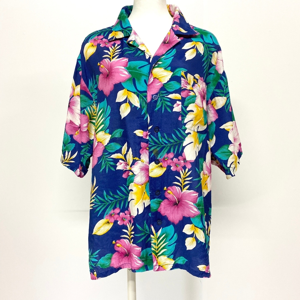 Vibrant Floral Hawaiian Shirt Womens Size Small Vintage 100% RAYON Network Brand